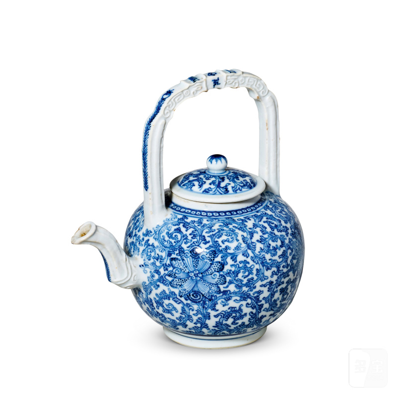 清康熙 青花缠枝花卉纹提梁壶